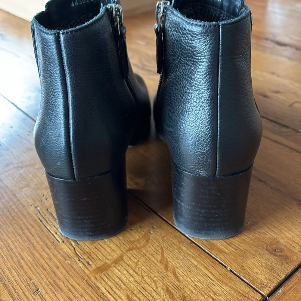 Aquatalia Charlotte Black Pebbled Leather Ankle  Boots Women’s Waterproof Size 7